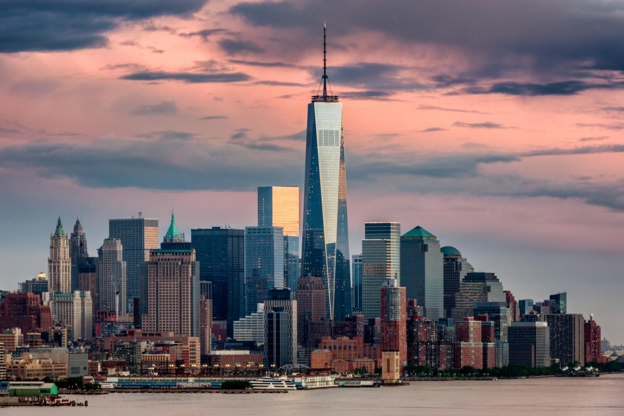 Population trends shrinking pedestrians neighborhood dumbo demographic